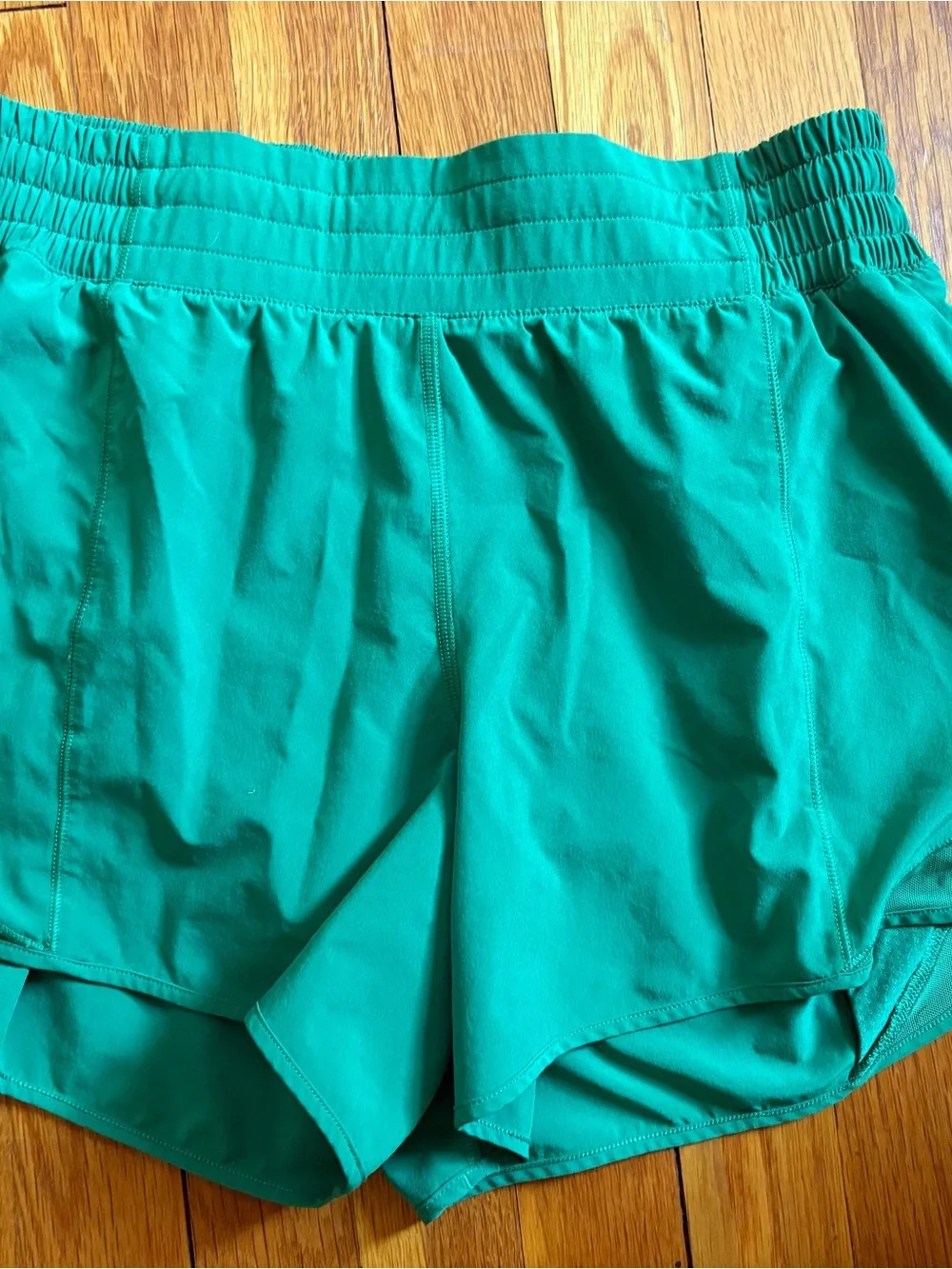 lululemon athletica 4in Hotty Hot green shorts